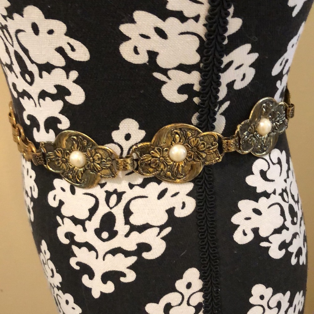 ⚜️Vintage pressed antique gold-tone & faux pearl link waist belt or necklace